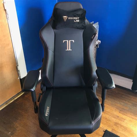 secretlab titan 2020 series chair.